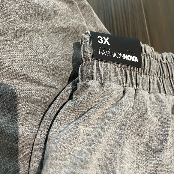 FASHIONOVA Grey Joggers - Picture 6 of 7